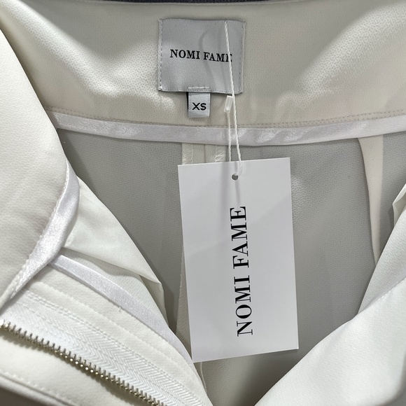 White Pant Set with Sleeveless Top, XS, Nomi Fame - Picture 8 of 8